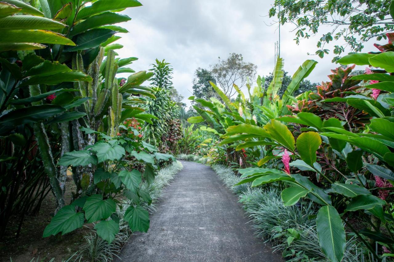 Hotel Rancho Cerro Azul La Fortuna 외부 사진